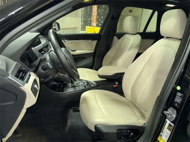 Photo of 2020 Black Sapphire Metallic BMW X1