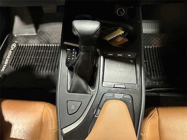 Photo of 2020 Eminent White Pearl Lexus UX 200