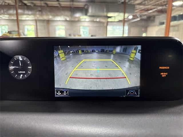 Photo of 2020 Eminent White Pearl Lexus UX 200