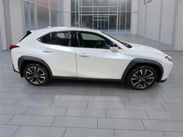 Photo of 2020 Eminent White Pearl Lexus UX 200