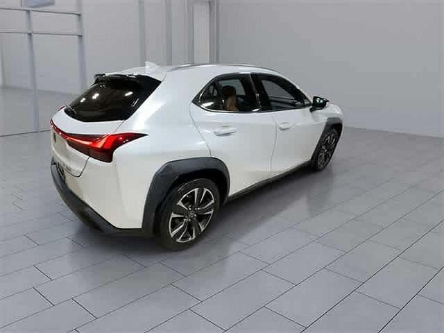 Photo of 2020 Eminent White Pearl Lexus UX 200
