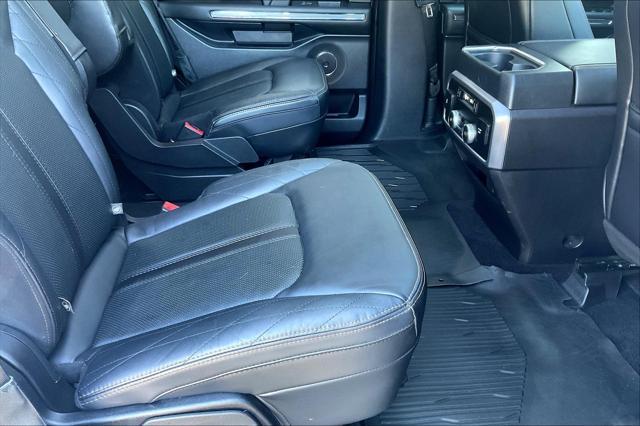 Photo of 2019 White Platinum Ford Expedition