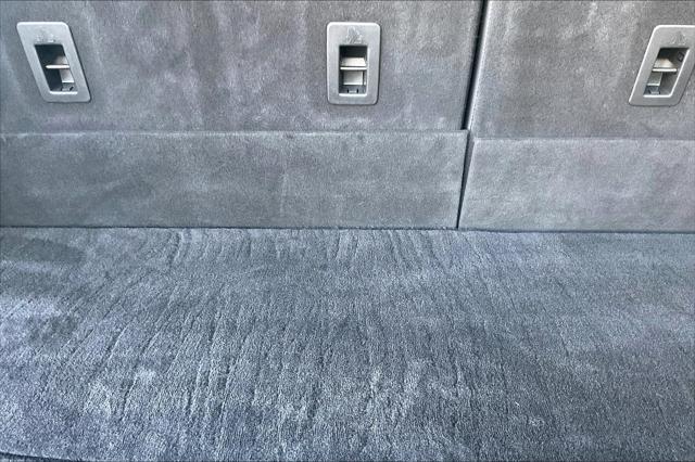 Photo of 2019 White Platinum Ford Expedition
