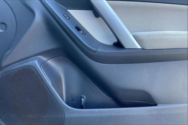 Photo of 2015 Satin White Pearl Subaru Forester