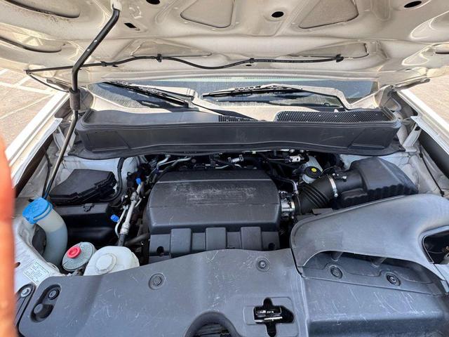 Photo of 2014 Taffeta White Honda Pilot
