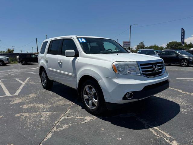 Photo of 2014 Taffeta White Honda Pilot