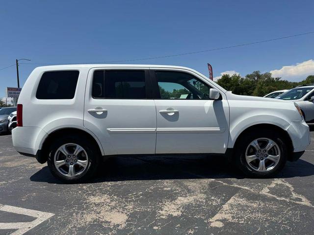 Photo of 2014 Taffeta White Honda Pilot
