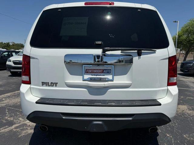 Photo of 2014 Taffeta White Honda Pilot