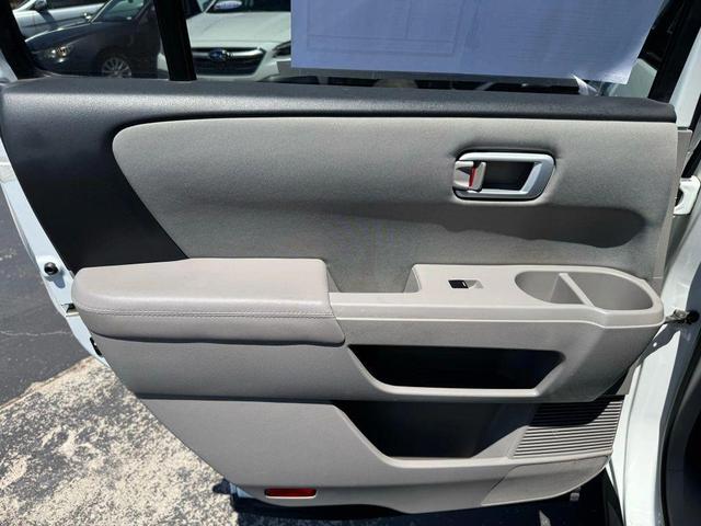 Photo of 2014 Taffeta White Honda Pilot