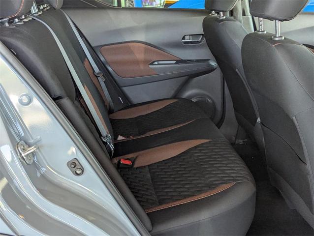 Photo of 2022 Gray/Super Black Nissan Kicks