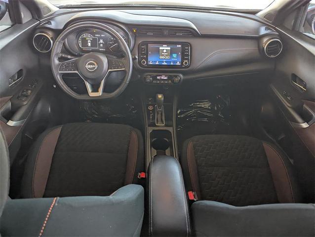 Photo of 2022 Gray/Super Black Nissan Kicks