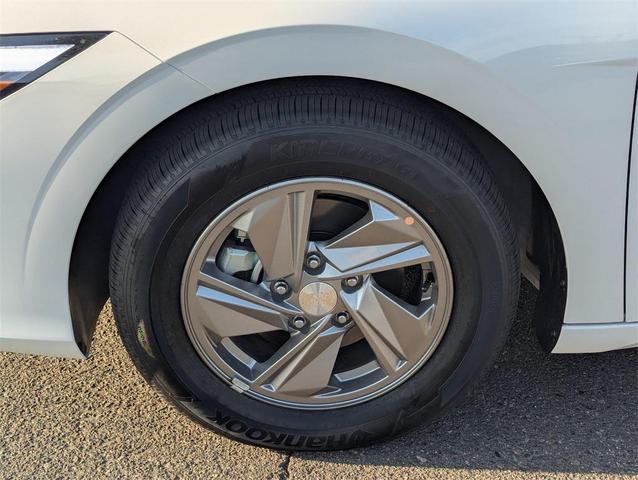 Photo of 2025 Serenity White Hyundai ELANTRA