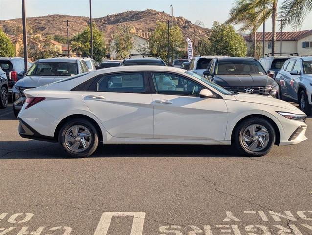 Photo of 2025 Serenity White Hyundai ELANTRA