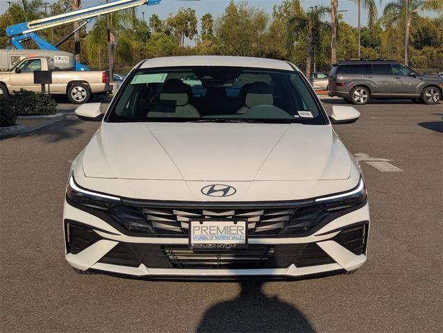 Photo of 2025 Serenity White Hyundai ELANTRA