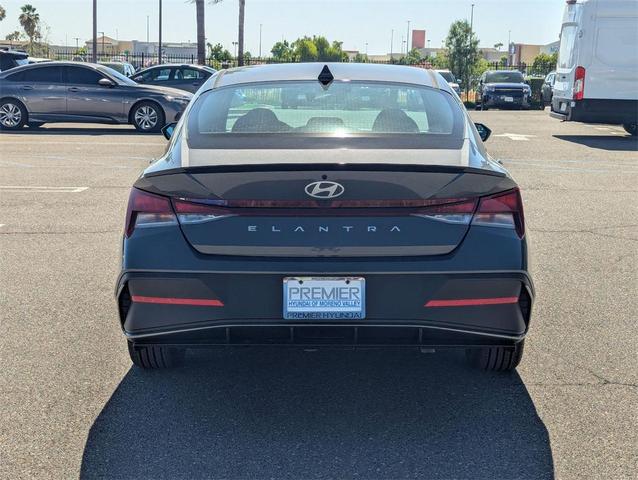 Photo of 2025 Ecotronic Gray Hyundai ELANTRA