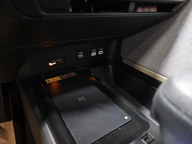 Photo of 2025 Midnight Black Metallic Toyota Camry