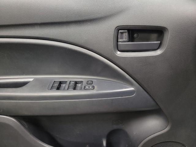Photo of 2019 Pearl White Mitsubishi Mirage G4