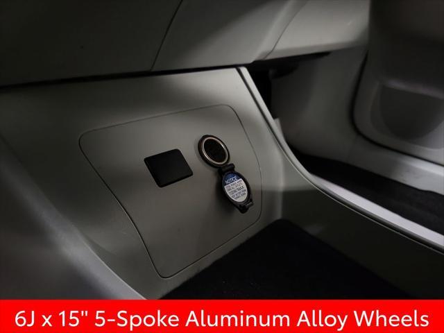 Photo of 2012 Winter Gray Metallic Toyota Prius