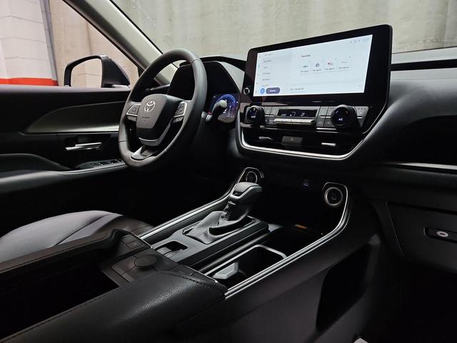 Photo of 2025 Storm Cloud Toyota Grand Highlander
