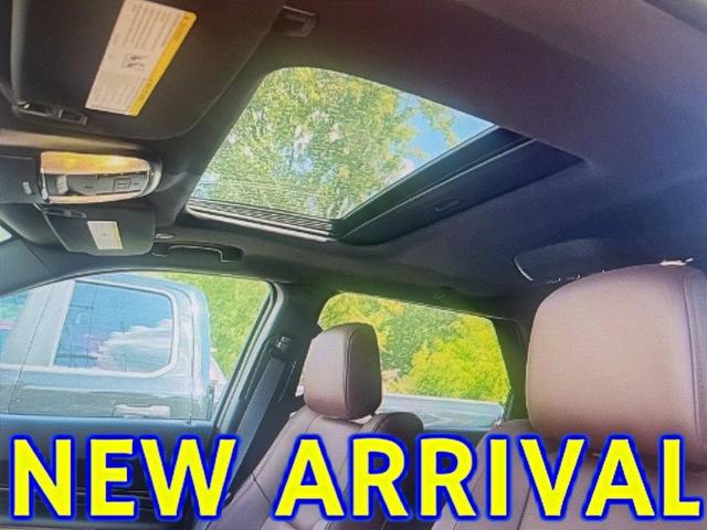 Photo of 2025 Vapor Gray Dodge Durango