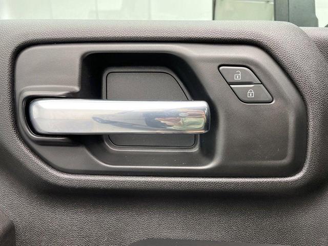 Photo of 2022 Black Chevrolet Silverado 2500