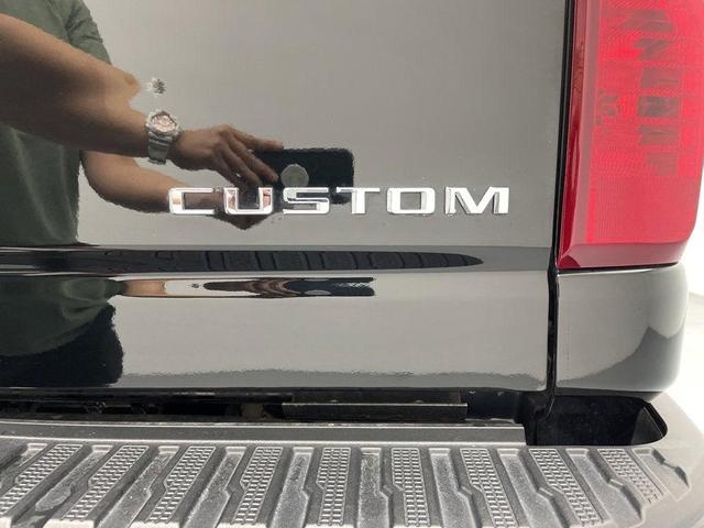 Photo of 2022 Black Chevrolet Silverado 2500