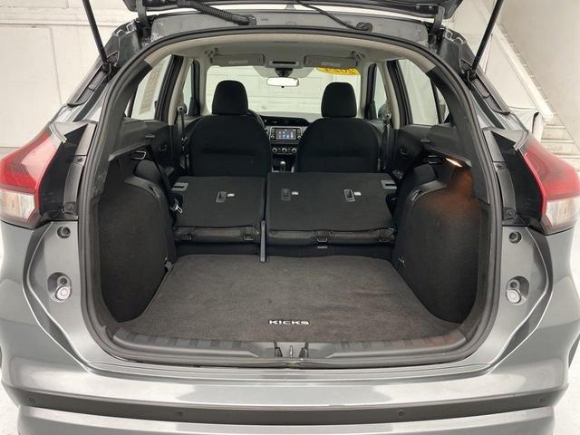 Photo of 2024 Gun Metallic Nissan Kicks