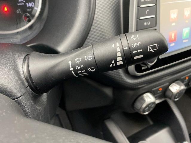 Photo of 2024 Gun Metallic Nissan Kicks