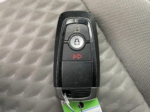 Photo of 2020 Oxford White Ford Escape