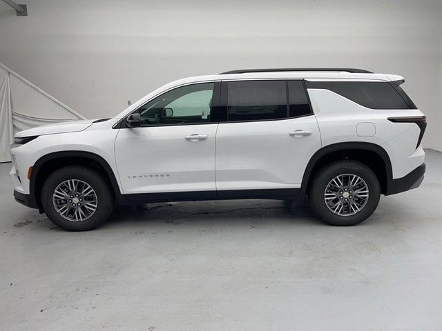Photo of 2026 Summit White Chevrolet Traverse