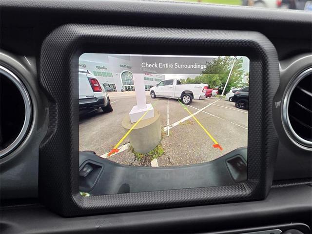 Photo of 2023 Black Clearcoat Jeep Gladiator