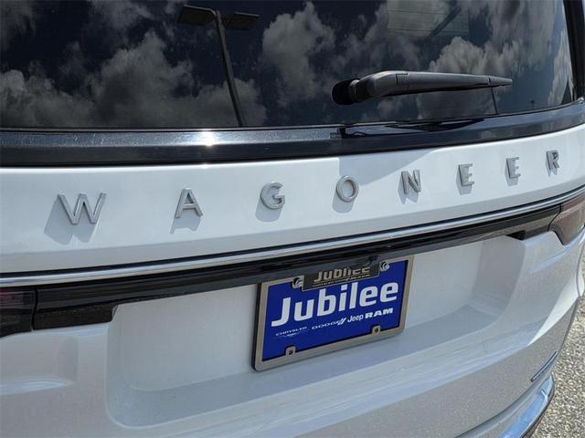 Photo of 2023 Bright White Clearcoat Jeep Wagoneer