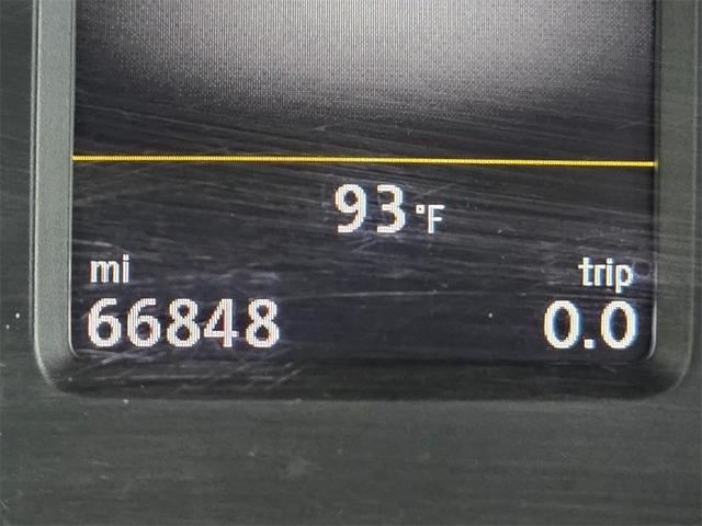 Photo of 2022 Pure White Volkswagen Passat