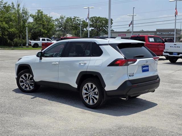 Photo of 2024 White Toyota RAV4