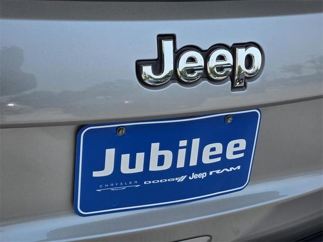 Photo of 2020 Billet Silver Metallic Clearcoat Jeep Grand Cherokee