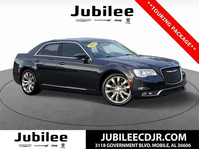 2019 Chrysler 300