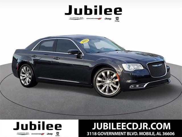 2019 Chrysler 300