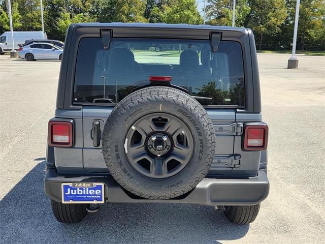 Photo of 2025 Anvil Clearcoat Jeep Wrangler