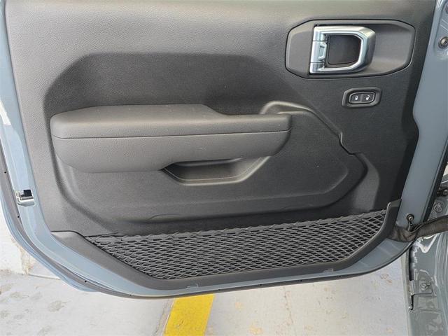 Photo of 2025 Anvil Clearcoat Jeep Wrangler