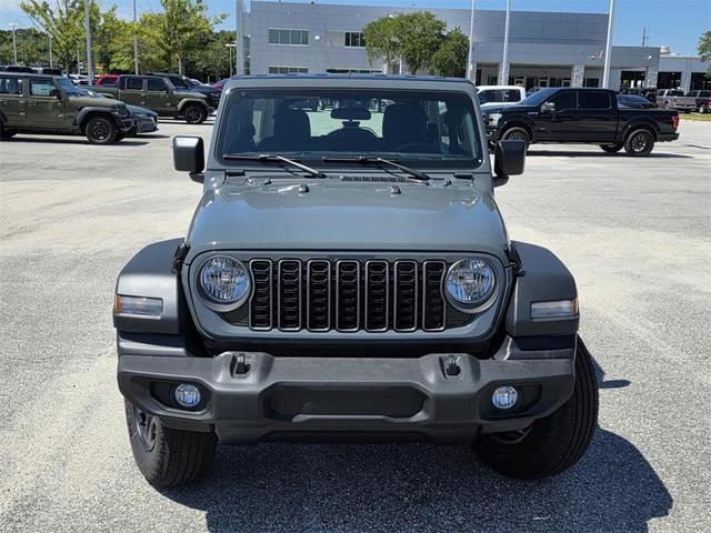 Photo of 2025 Anvil Clearcoat Jeep Wrangler