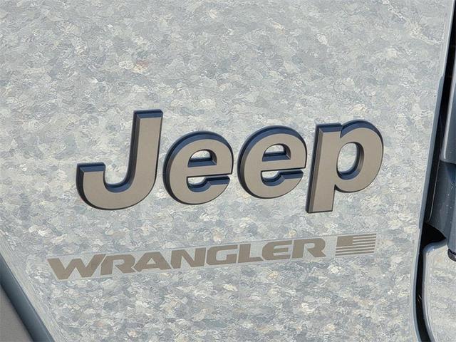 Photo of 2025 Anvil Clearcoat Jeep Wrangler