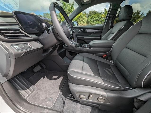 Photo of 2025 White Frost Tri-Coat Buick Enclave