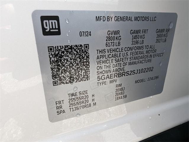 Photo of 2025 White Frost Tri-Coat Buick Enclave