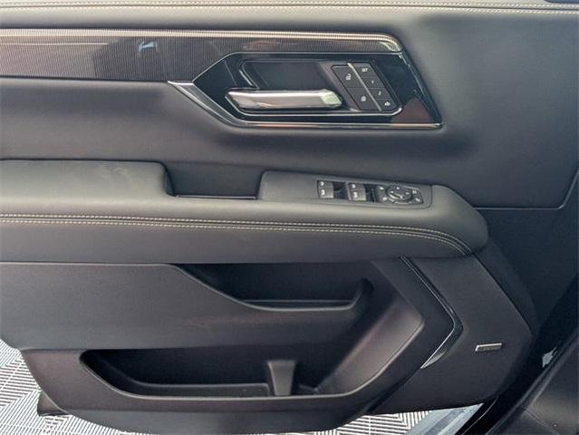 Photo of 2025 Onyx Black GMC Yukon