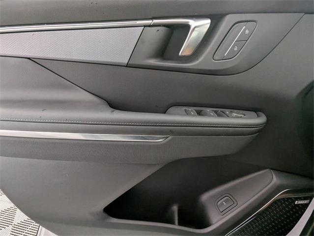 Photo of 2025 White Frost Tri-Coat Buick Enclave