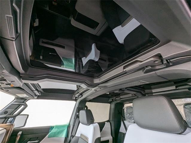 Photo of 2025 Black GMC HUMMER EV Pickup