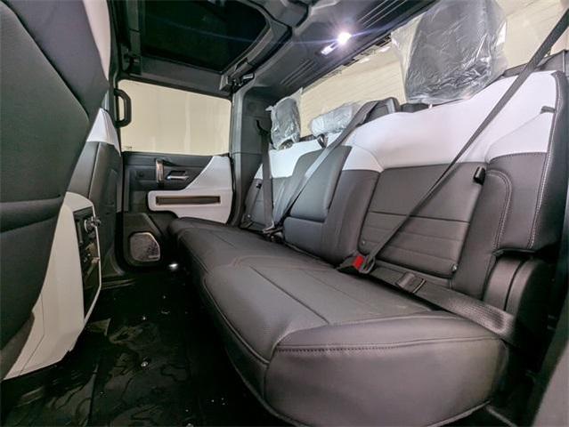 Photo of 2025 Black GMC HUMMER EV Pickup