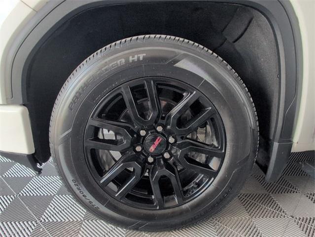 Photo of 2021 Summit White GMC Sierra 1500