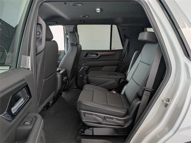 Photo of 2025 White Frost Tri-Coat GMC Yukon