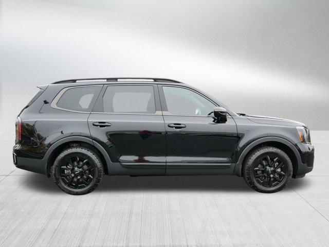 Photo of 2024 Ebony Black Kia Telluride